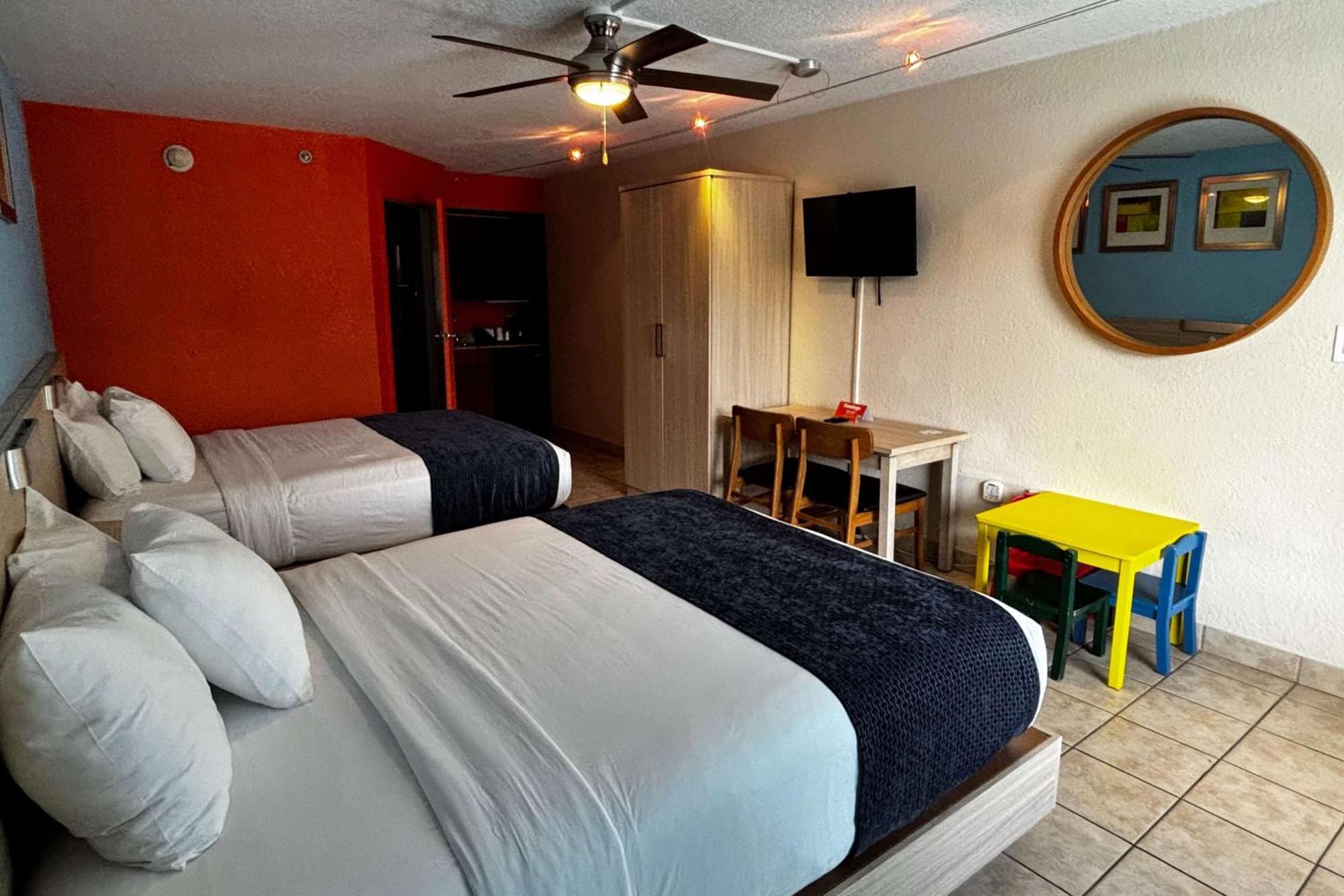 Ramada By Wyndham Flamingo Water Park Hotel Kissimmee Exterior foto